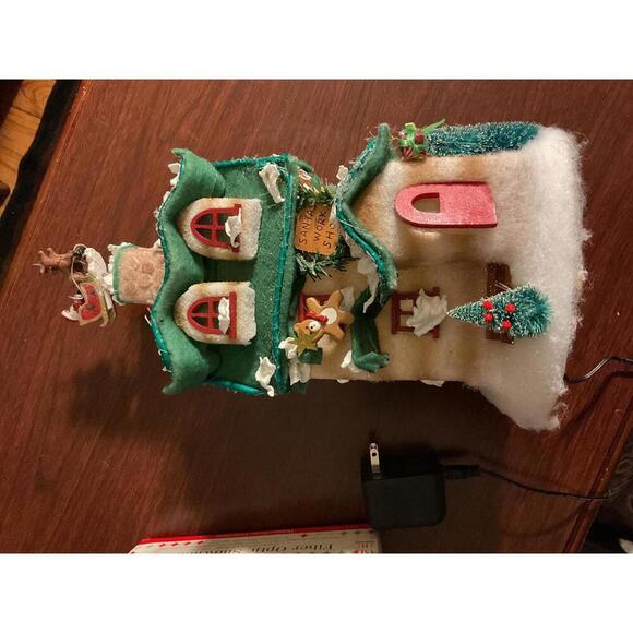 Merry Brite Fiber Optic Snowhouse - Picture 5 of 7